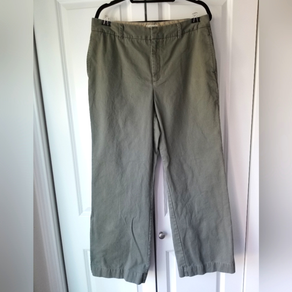 NWOT Gap Women's Flat Front Chino Loose Fit Pant
